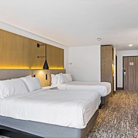 The Evergreen Hotel ماكول المظهر الخارجي الصورة