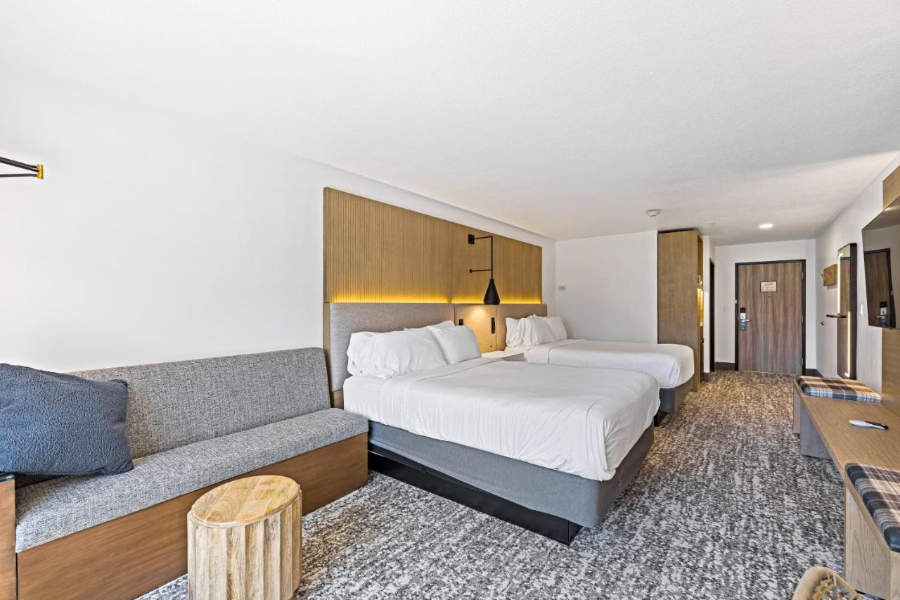 The Evergreen Hotel ماكول المظهر الخارجي الصورة
