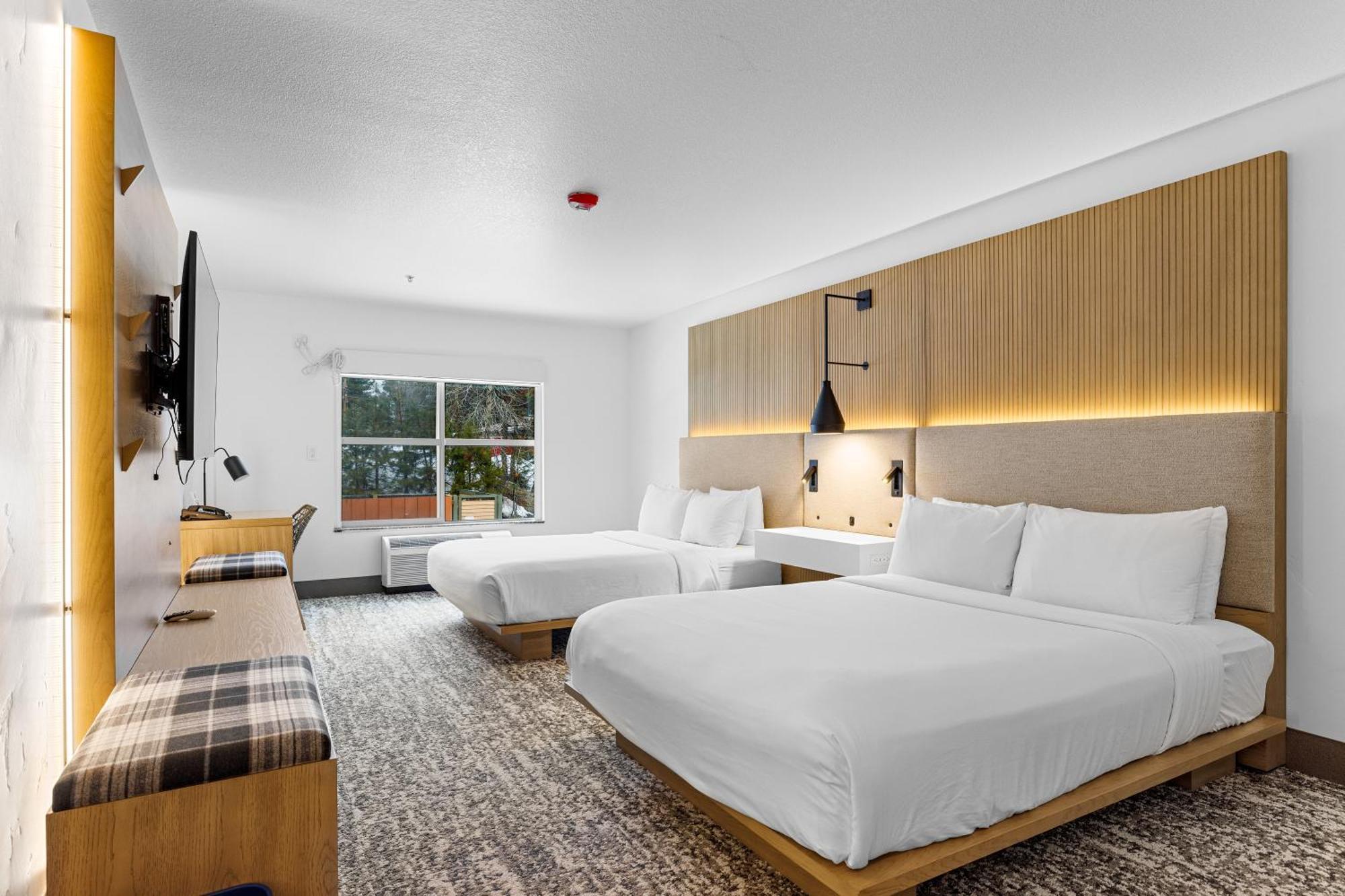The Evergreen Hotel ماكول المظهر الخارجي الصورة