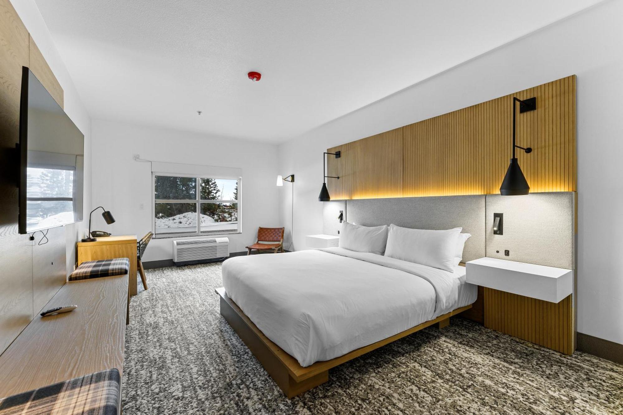 The Evergreen Hotel ماكول المظهر الخارجي الصورة