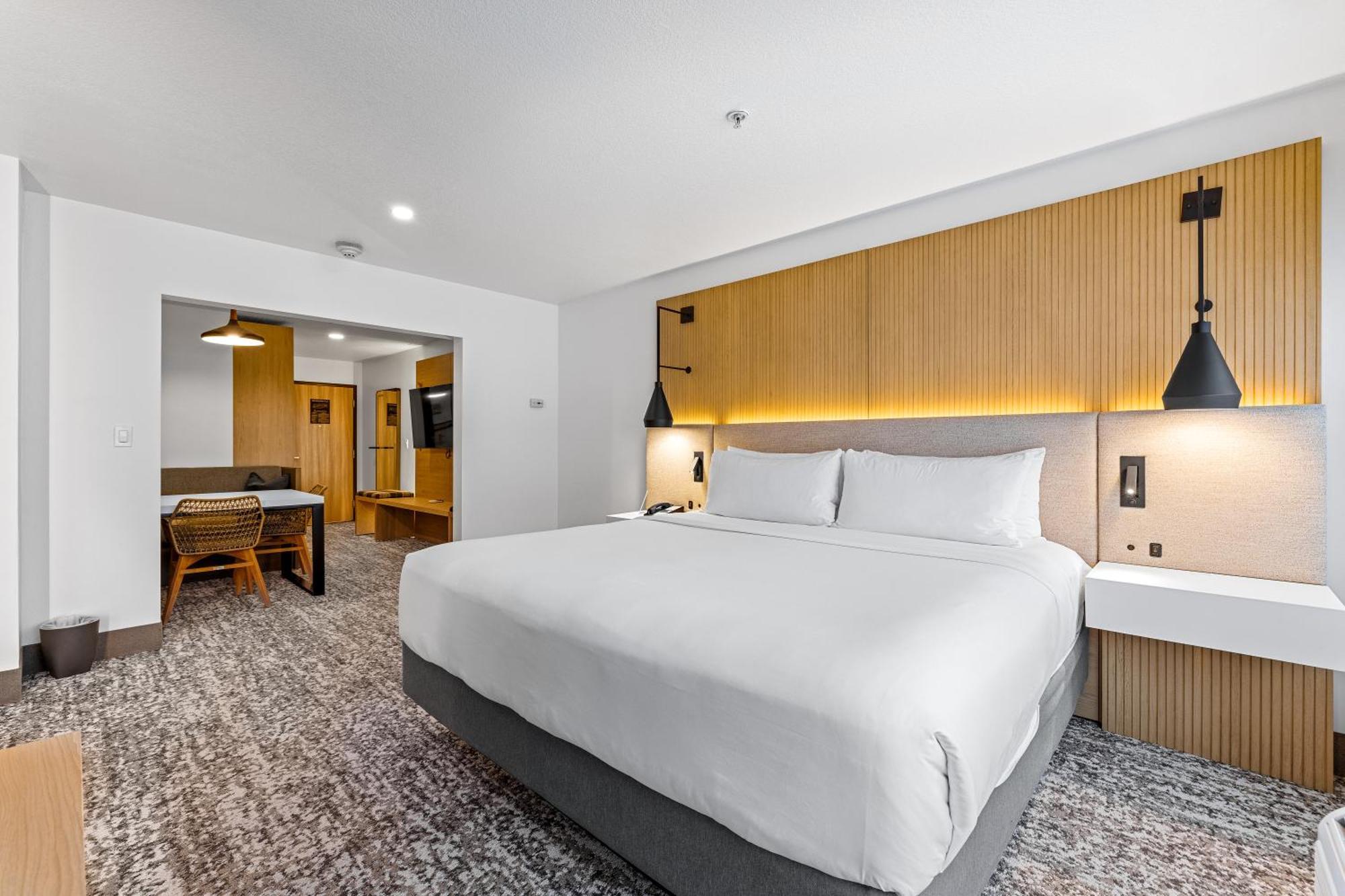 The Evergreen Hotel ماكول المظهر الخارجي الصورة