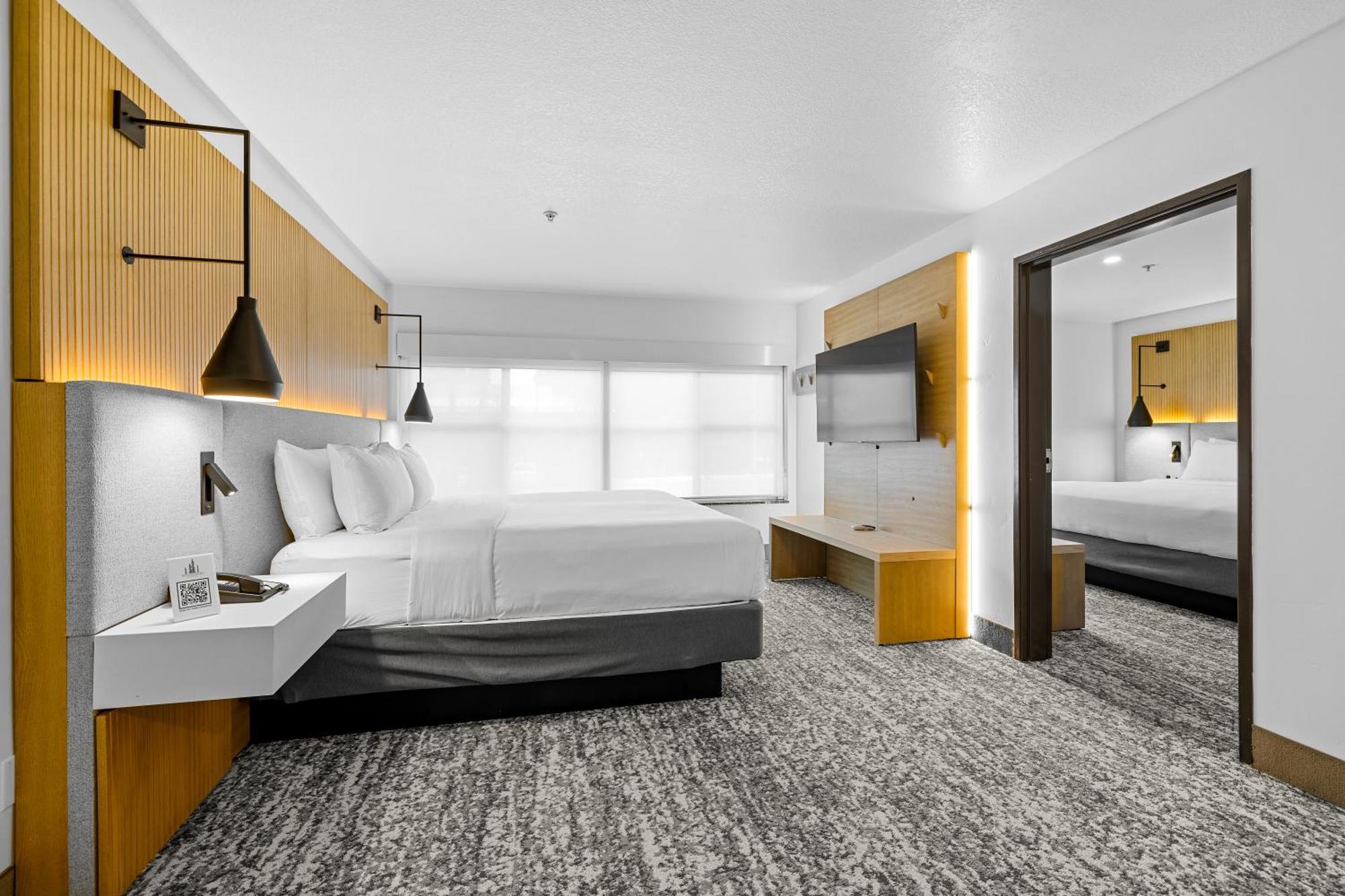 The Evergreen Hotel ماكول المظهر الخارجي الصورة