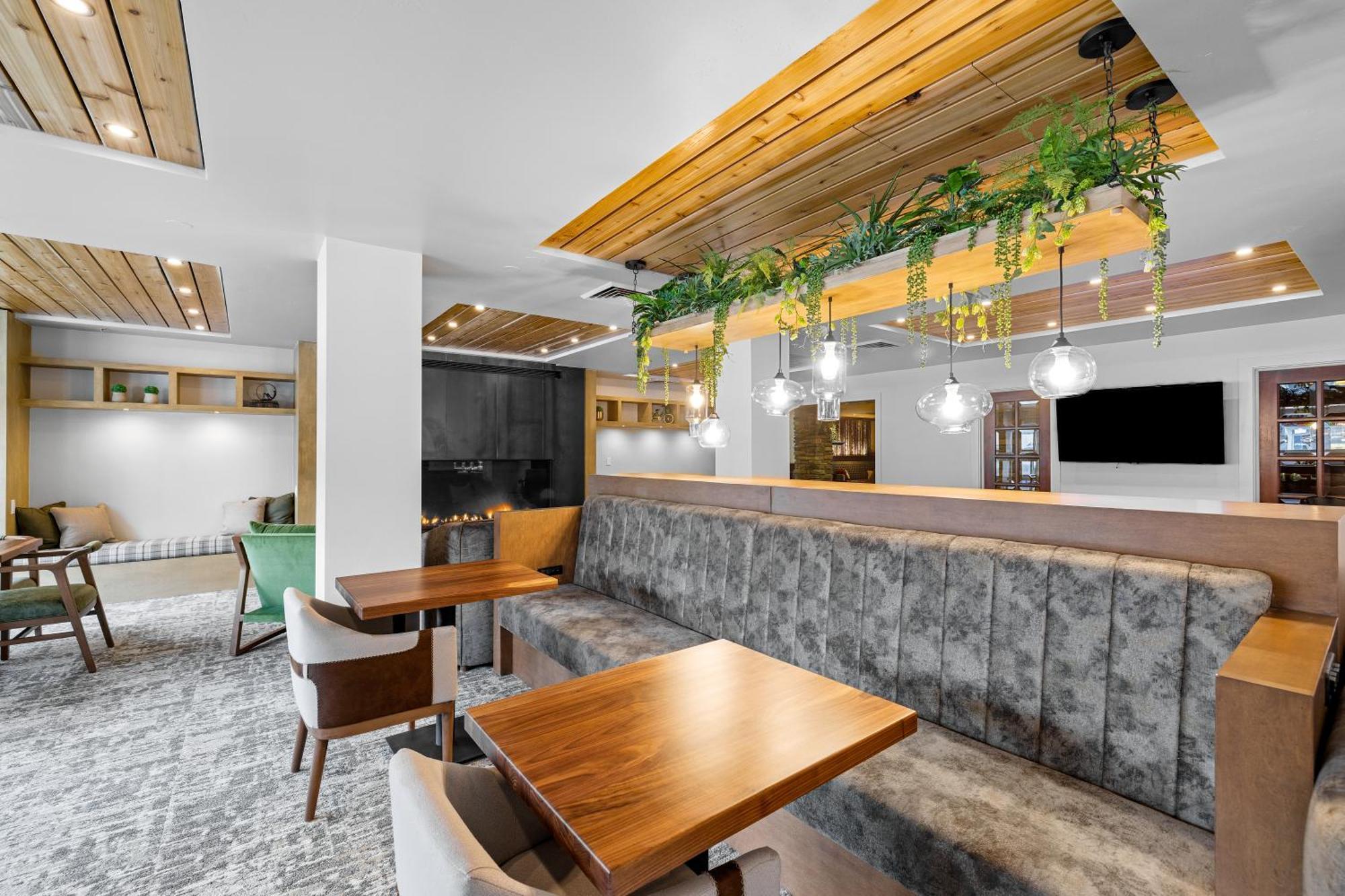 The Evergreen Hotel ماكول المظهر الخارجي الصورة